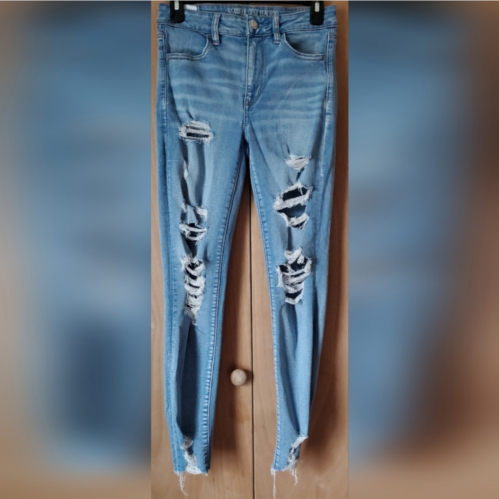 Distressed High Waisted Jegging